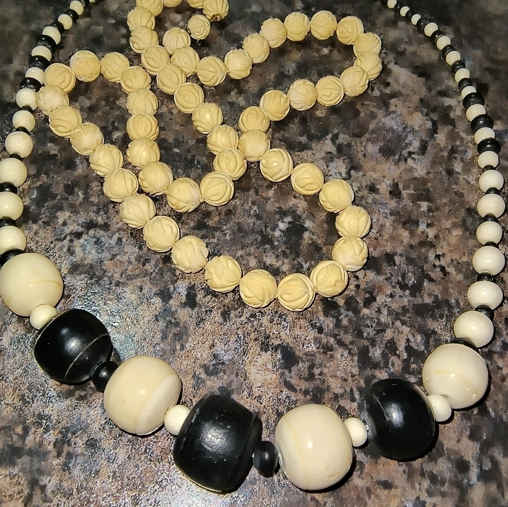 Elegant Black and Cream Beaded Necklace set two piece vintage hand carved